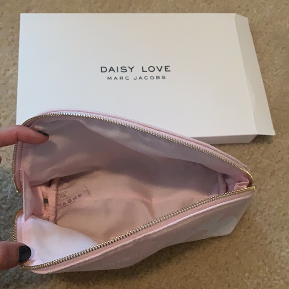 Daisy love Marc Jacobs bag - Picture 3 of 3